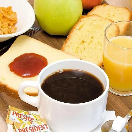 بروميير كلاسيه لو بلون مينيل فندق 3*