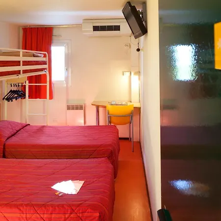 Premiere Classe Mesnil Hotel