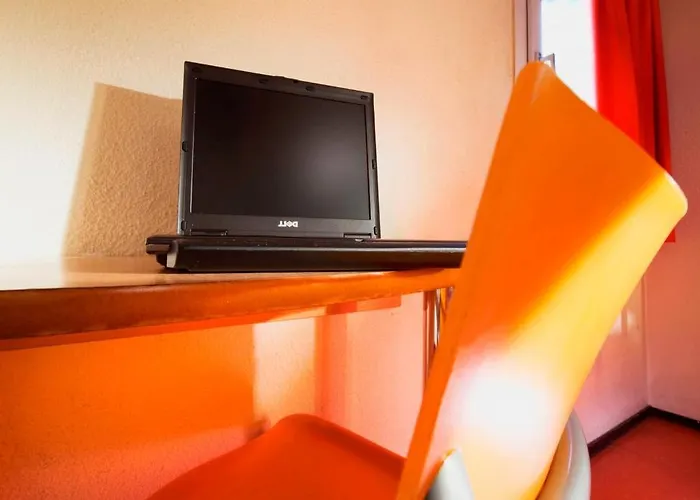 Отель Premiere Classe Mesnil 3*