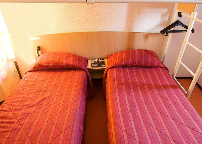 Premiere Classe Mesnil Отель 3*