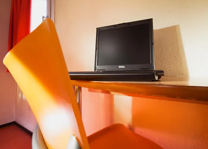 Отель Premiere Classe Mesnil